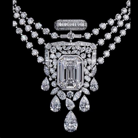 chanel no 5 high jewelry.